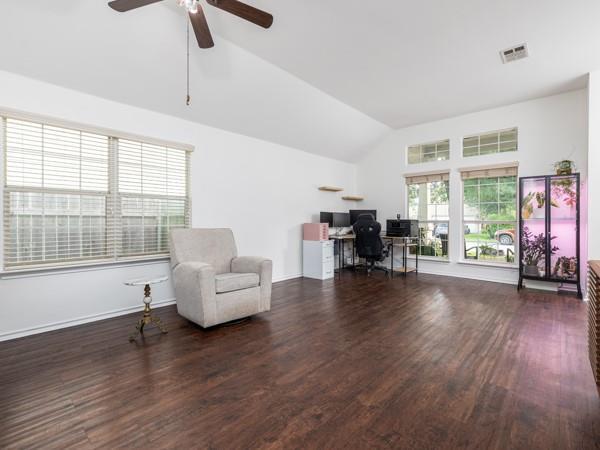 Photo - 536 W Metcalfe St