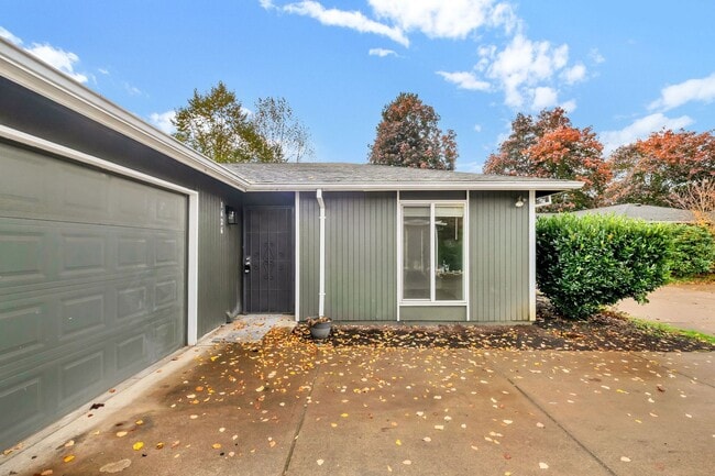 Photo - 1628-1628 Madras St SE Unit 1626 Madras St SE