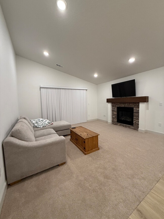 Photo - 385 Taft St Unit ID1397081P