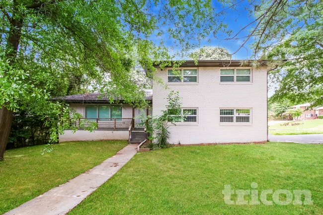 Building Photo - 2241 Wallingford Dr