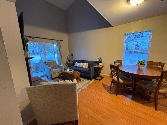 Photo - 1267 Derby Ln