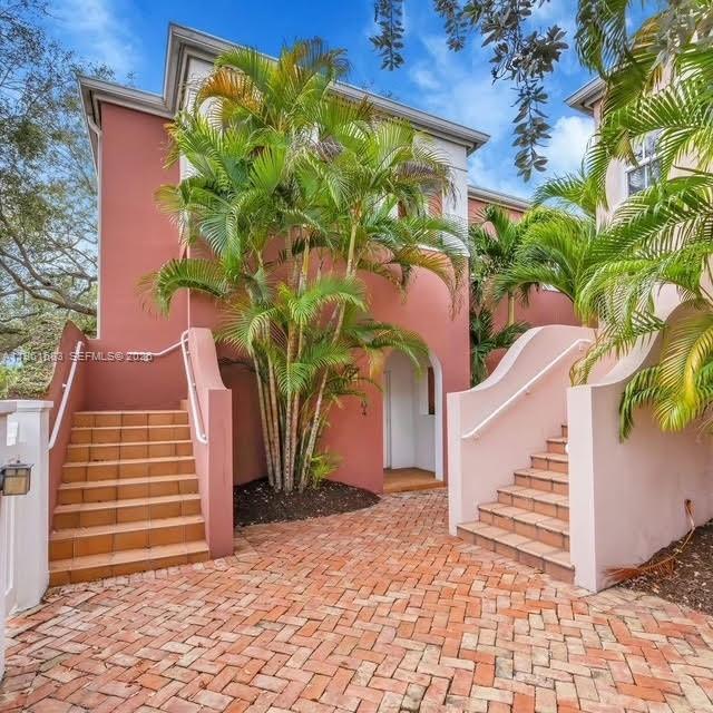 Building Photo - 502 Loretto Ave Unit 30