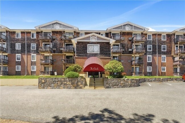 Building Photo - 1190 Charles St Unit 6