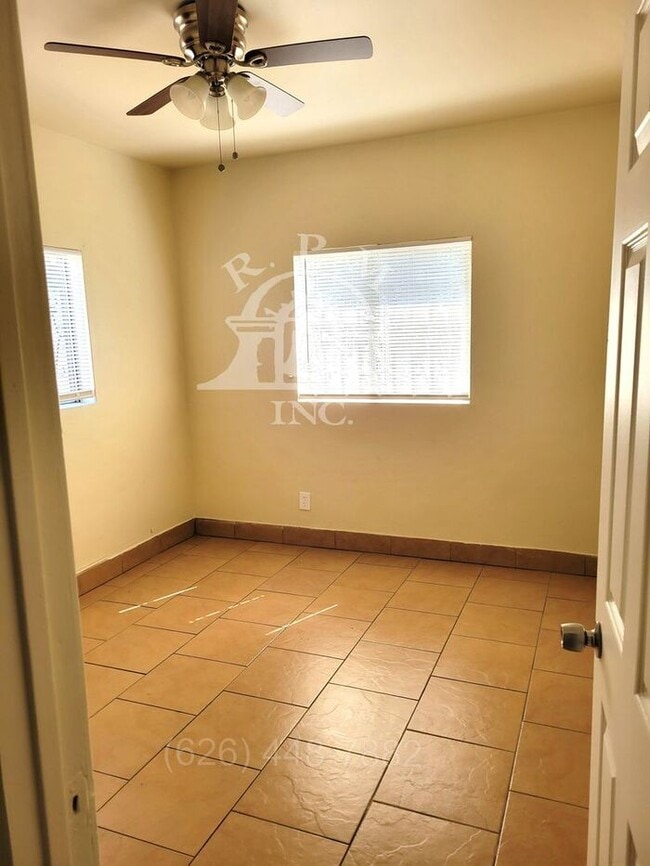 Photo - 3 Bedroom House With Plenty of Parking and Large Yard in Los Angeles, CA.