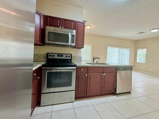 Photo - 1808 SW 101st Ter