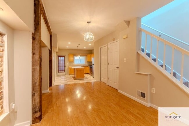 Photo - 1632 Light St