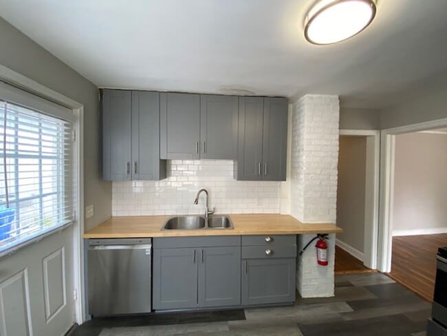 Photo - 108-110 Kilbourne Rd