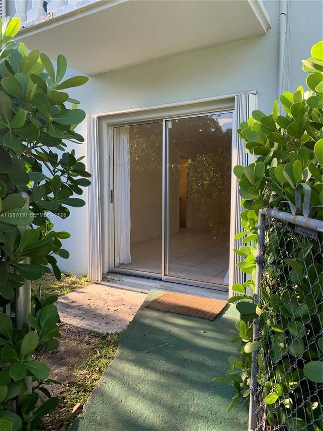 Photo - 1200 Mariposa Ave Unit E104