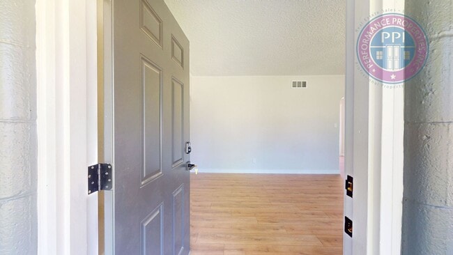 Photo - Portland's Sought After University Park!!! Luxury Classic Ranch Style Home, Completely Renovated...