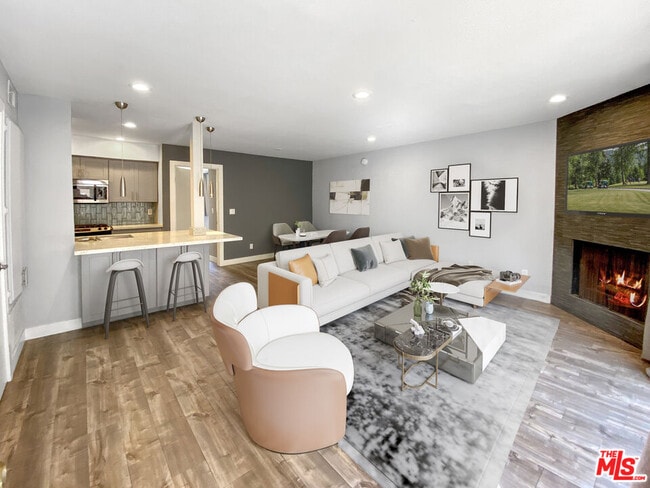 Building Photo - 1529 S Bundy Dr Unit 103 Rental
