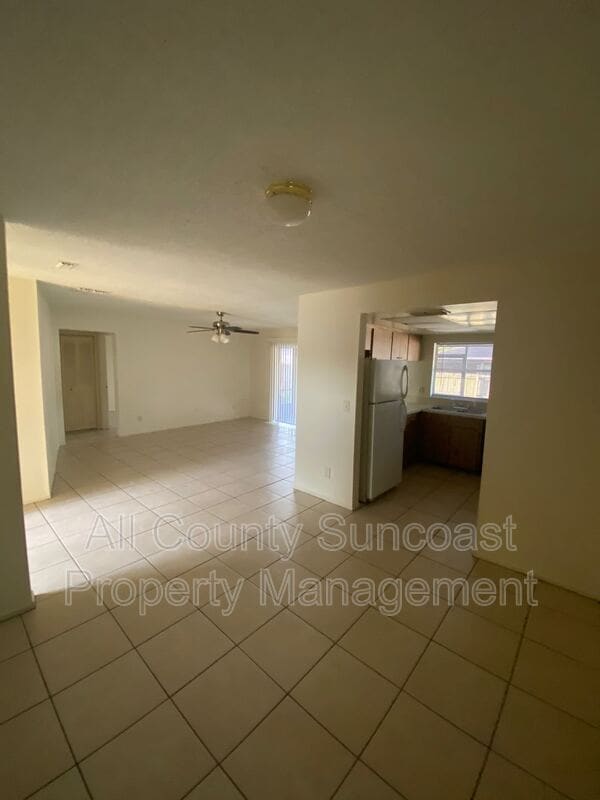 Photo - 2578 Surrey Dr