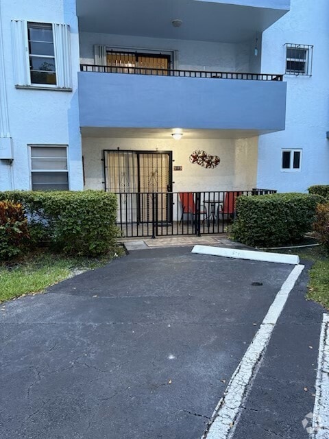 Building Photo - 2496 SW 17th Ave Unit 5113 Rental