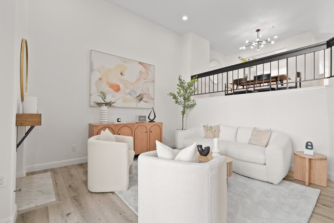 Photo - 430 Galleria Dr