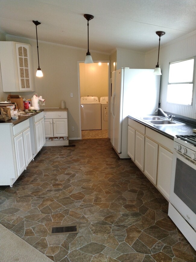 Photo - 14879 Concord Rd