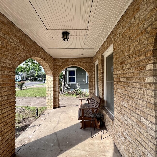 Photo - 2808 Morrow Ave