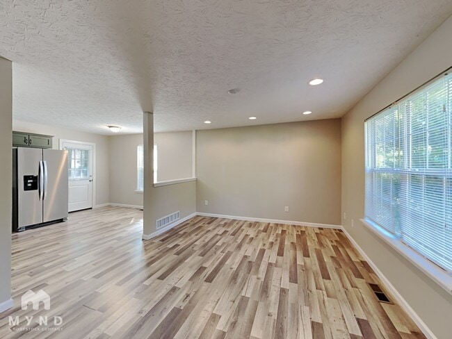 Photo - 381 Cottonwood Loop