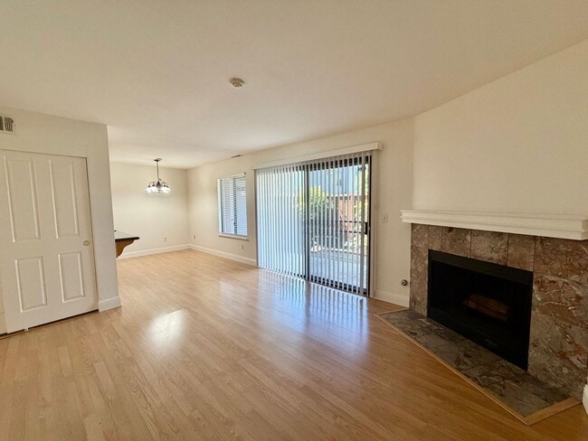 Building Photo - Cozy 2 Bedroom Ground Level Condo In The Highly Desirable New Park Village Community in Newark