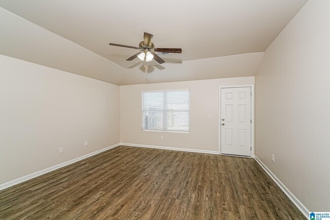 Photo - 160 Jonathan Dr