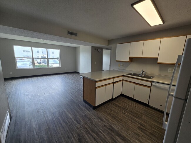 Photo - 60 Miller Ave SW