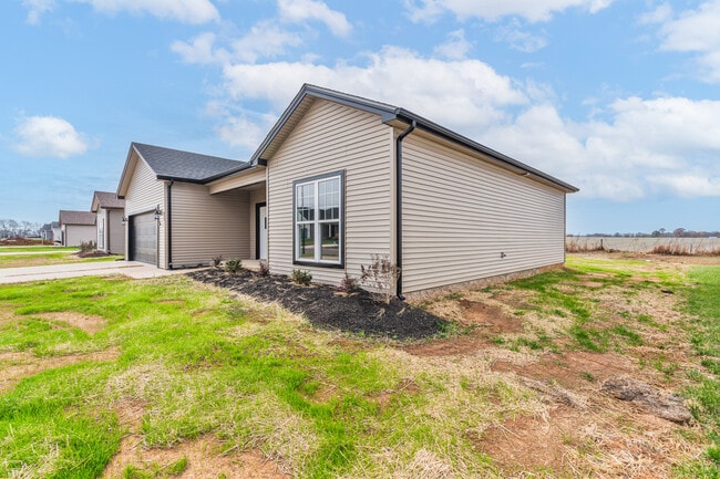 Photo - 611 Victoria Wy