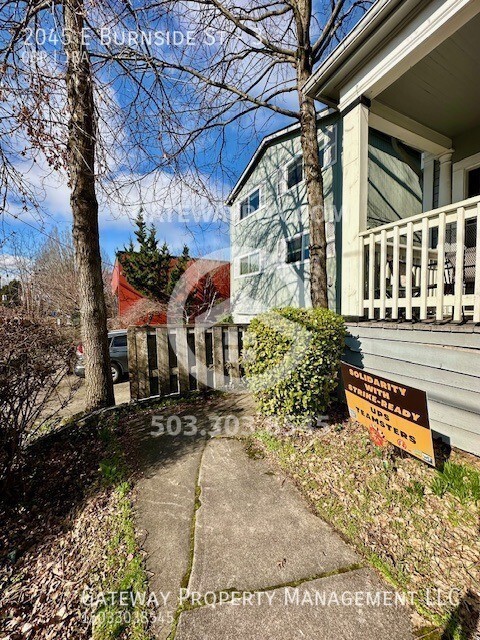 Photo - 2045 E Burnside St Unit 3