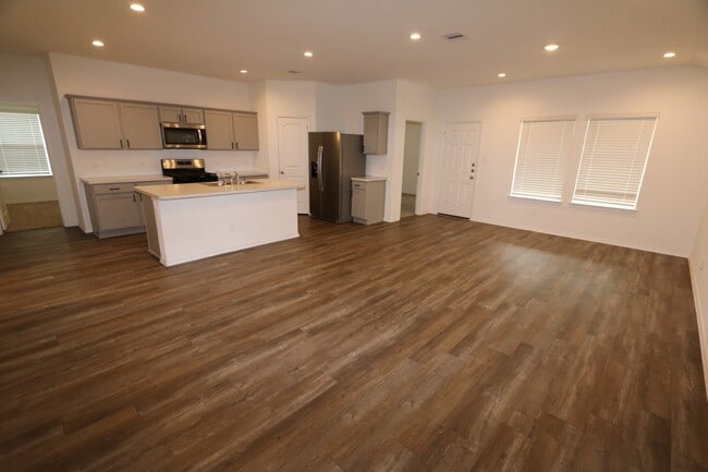 Photo - 24808 Sugar Pine Cone St