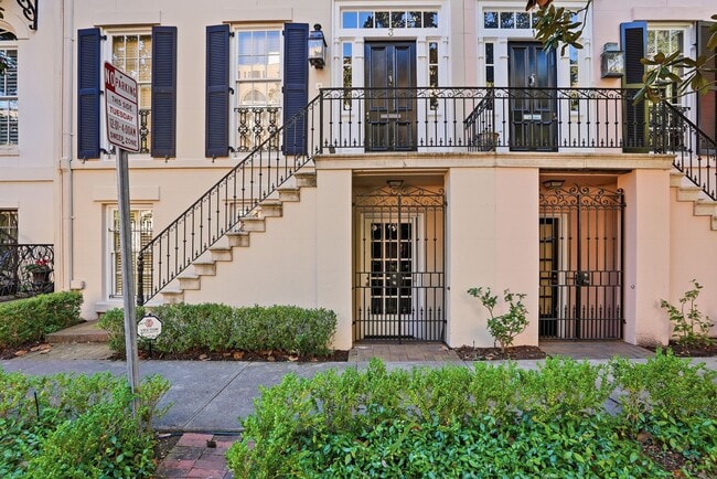 Photo - 3 BED | 4 BATH | TWO CAR GARAGE | HISTORIC DISTRICT TOWNHOME