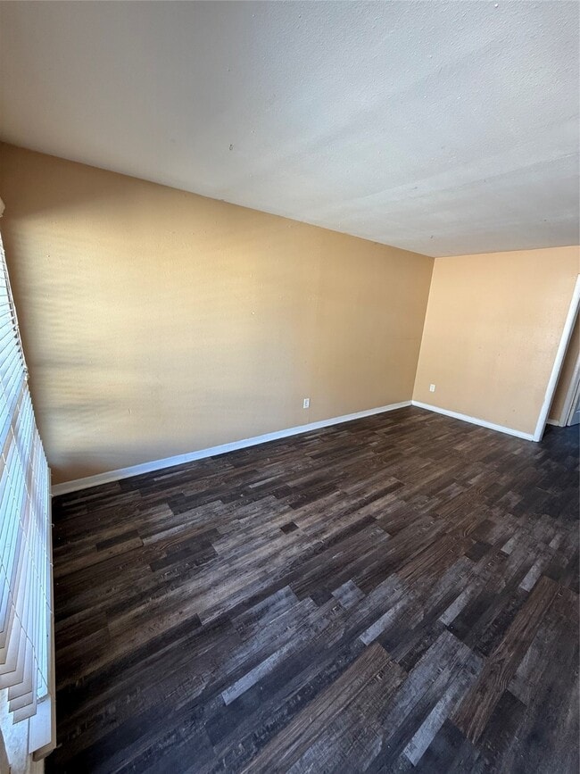 Building Photo - 6518 Sloan St Unit 6 Rental