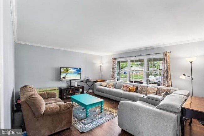 75 Gaffney Ln