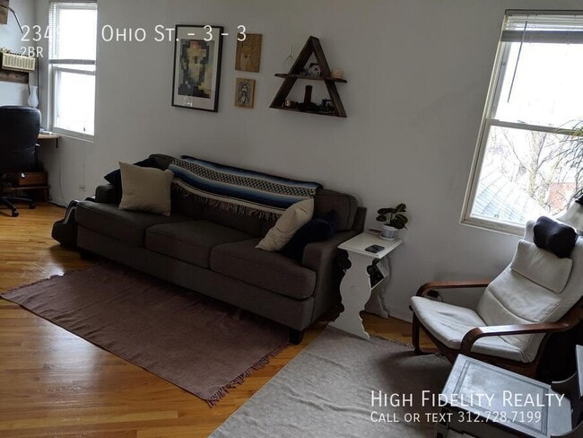 Photo - 2349 W Ohio St Unit 3