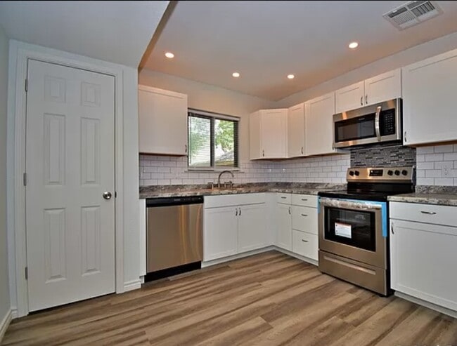 Photo - 11906 Los Cerros St