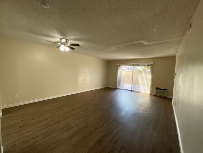 Photo - DelMar1904 Unit B