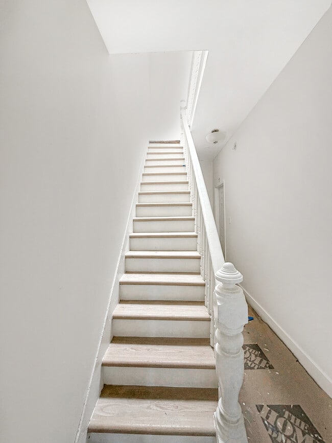 Photo - 132 Bayview Ave Unit 2