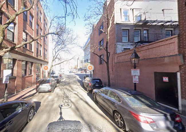 Building Photo - 4 Garden Ct Unit 5C