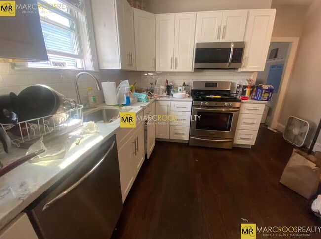 Photo - 69 Bromfield Rd Condo