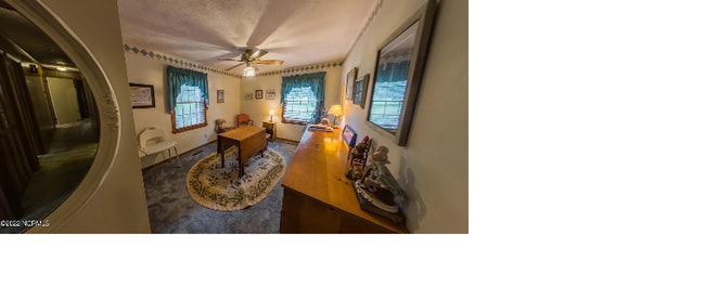 Photo - 702 N Elm St
