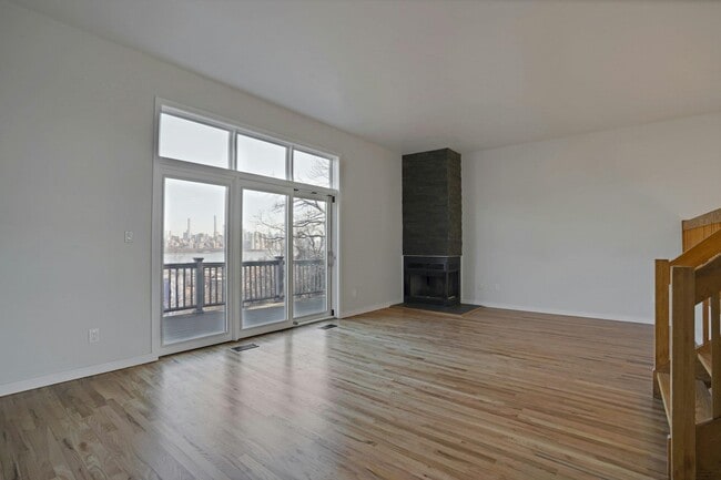 Photo - 1 Columbus Pl