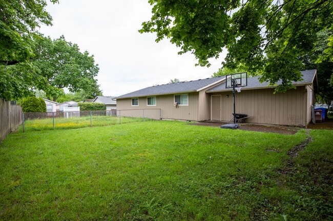 Photo - 3542 NE Division St