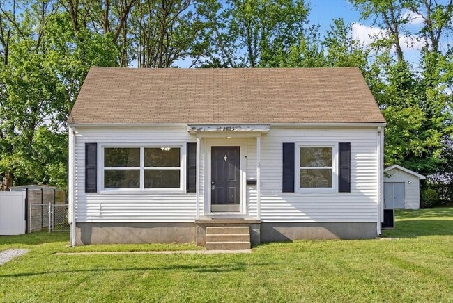 Photo - 2813 Faircourt St