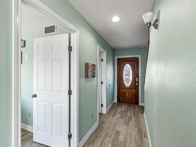 Photo - 334 Paradise Dr