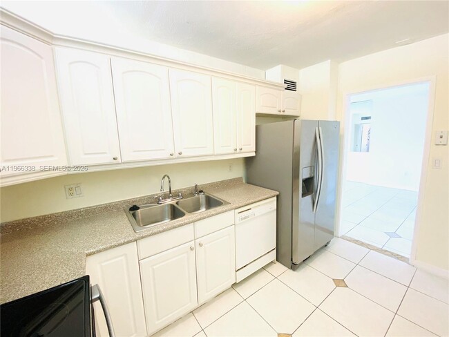 Photo - 400 Kings Point Dr Unit 718
