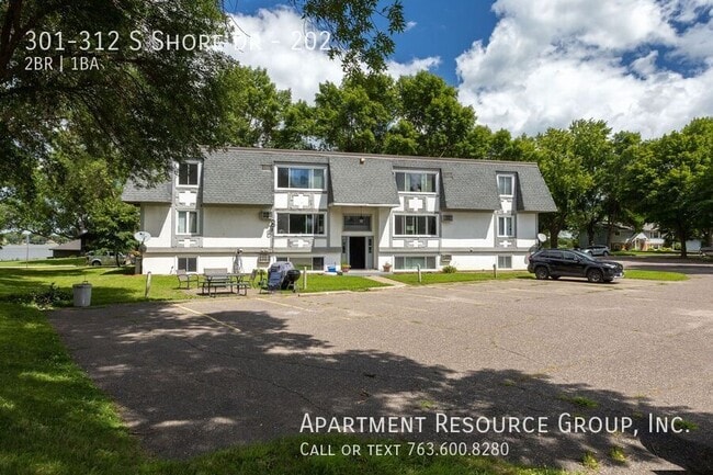 Building Photo - 301-312 S Shore Dr-202 Unit 202