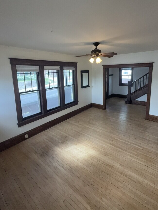 Photo - Huge 5 Bed 2 Bath home near UWEC with big bedrooms!
