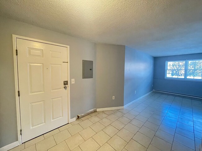 Photo - 179 Loudon Rd Unit 1