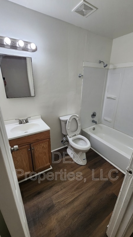 Photo - 5096 Minerva Ave