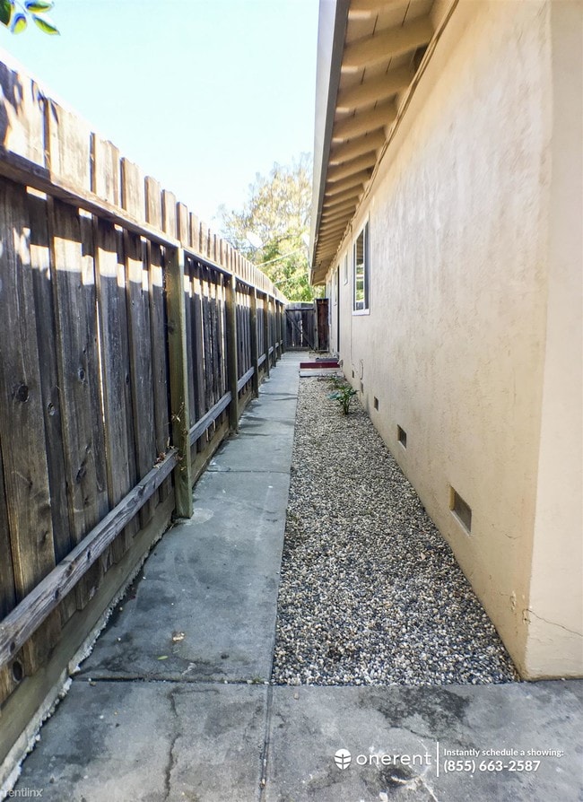 Photo - 2 br, 1.5 bath Duplex - 839 N 15th Street -