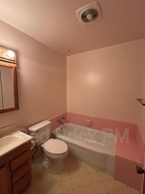 Photo - 2685 Agnes Way