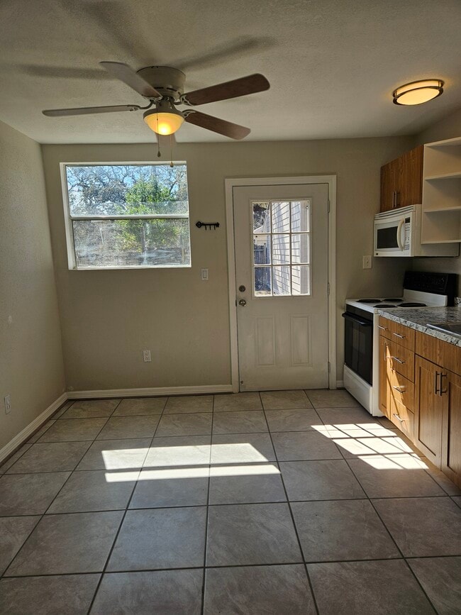 Photo - 3710 E Flora St