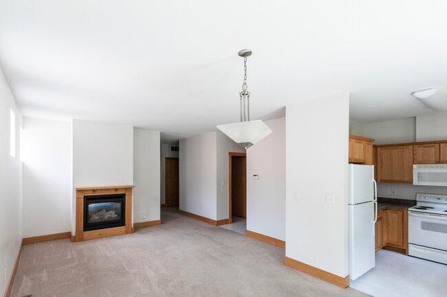 Photo - 220 River Street