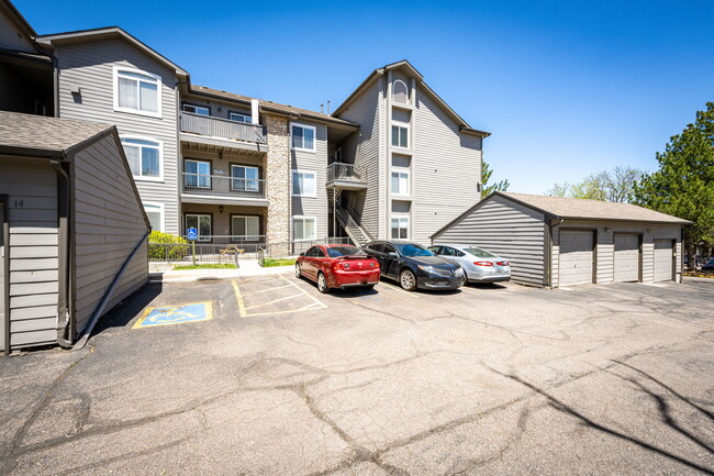 Building Photo - 2575 S Syracuse Way